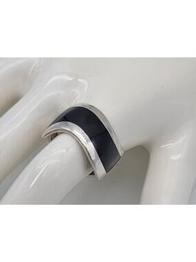 Collins Fine Jewelry Sterling Silver Black Onyx Inlay Ring Curve Wave Design 7